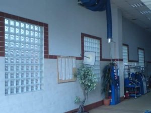 Okna z luksferów, okno z luksferów, luksfery zamiast okna,